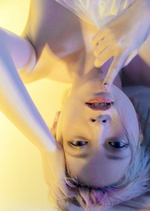 新人女优绫乃（yano_purple） “卡莉怪妞”作风大胆