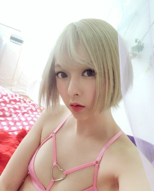 新人女优绫乃（yano_purple） “卡莉怪妞”作风大胆