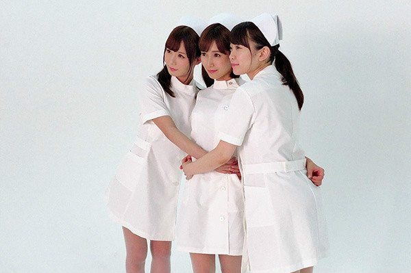 三个G罩杯女优合演番号SSNI-355 美女护士一起服侍院长搞4P