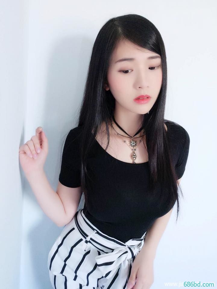 台湾网红辣妈谢薇安，性感身材分明是少女!