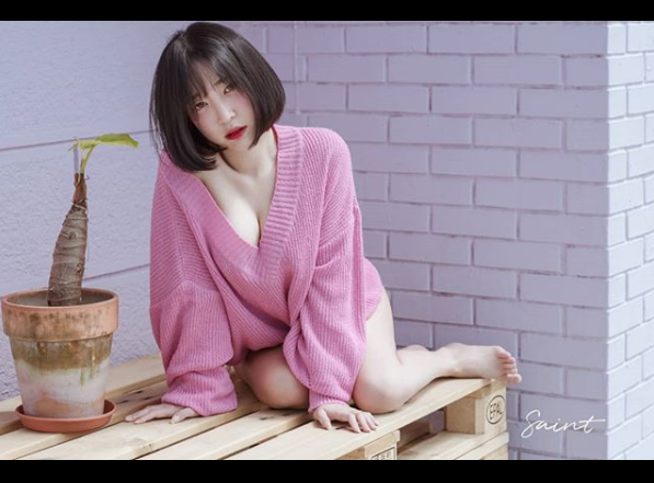 韩国短发胸器妹 童颜巨乳动起来令人头晕目眩