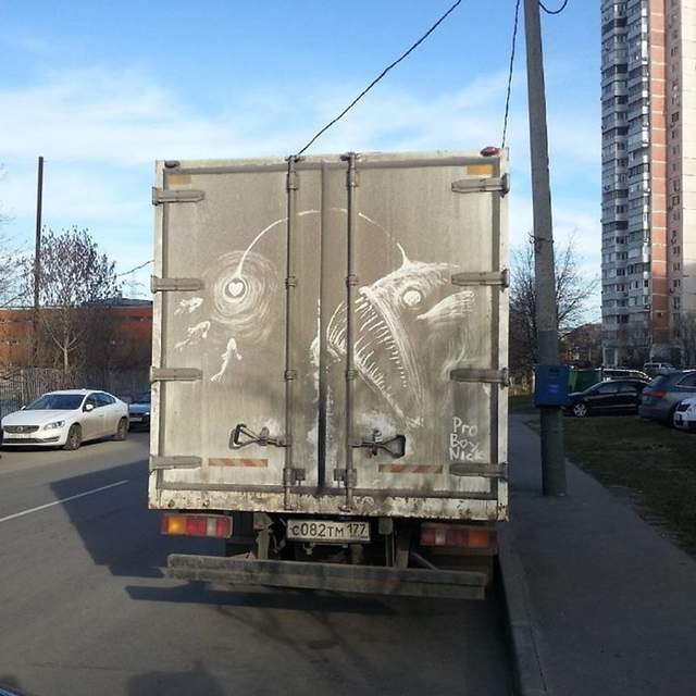 艺术家Nikita Golubev的脏车灰尘画 利用车身灰尘画画越脏越美