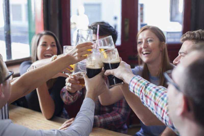 喝酒后说英语会更流利吗 科学家公开喝酒后英语会变好实验结果