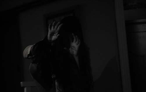 恐怖被鬼缠身有哪些症状 附带民间破解的土方法