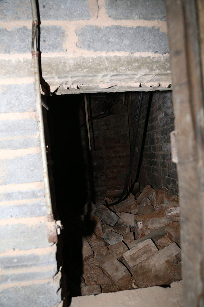 租住房发现秘密地窖 密室中有一神秘大洞