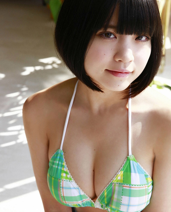 陶瓷娃娃根本凪性感比基尼写真 G罩杯巨乳乳沟诱人