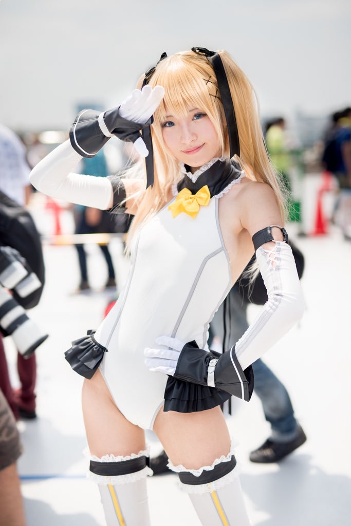 展场的娇点 气质正妹立花はる腼腆笑容让人好心动阿!