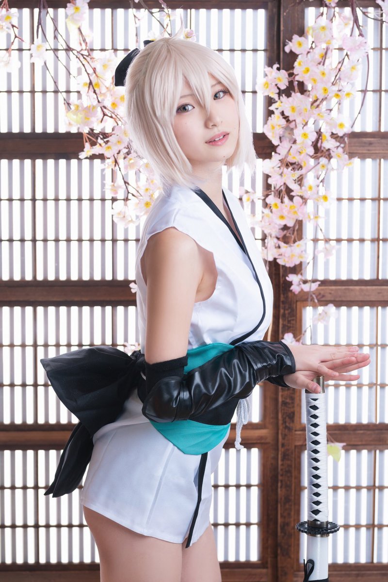 展场的娇点 气质正妹立花はる腼腆笑容让人好心动阿!