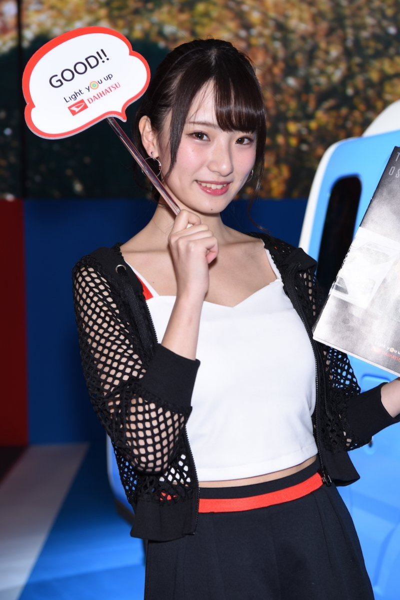 展场的娇点 气质正妹立花はる腼腆笑容让人好心动阿!