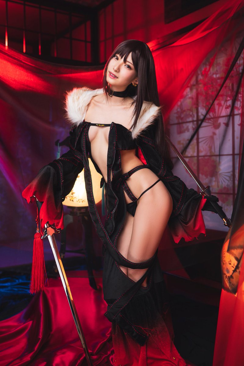 展场的娇点 气质正妹立花はる腼腆笑容让人好心动阿!