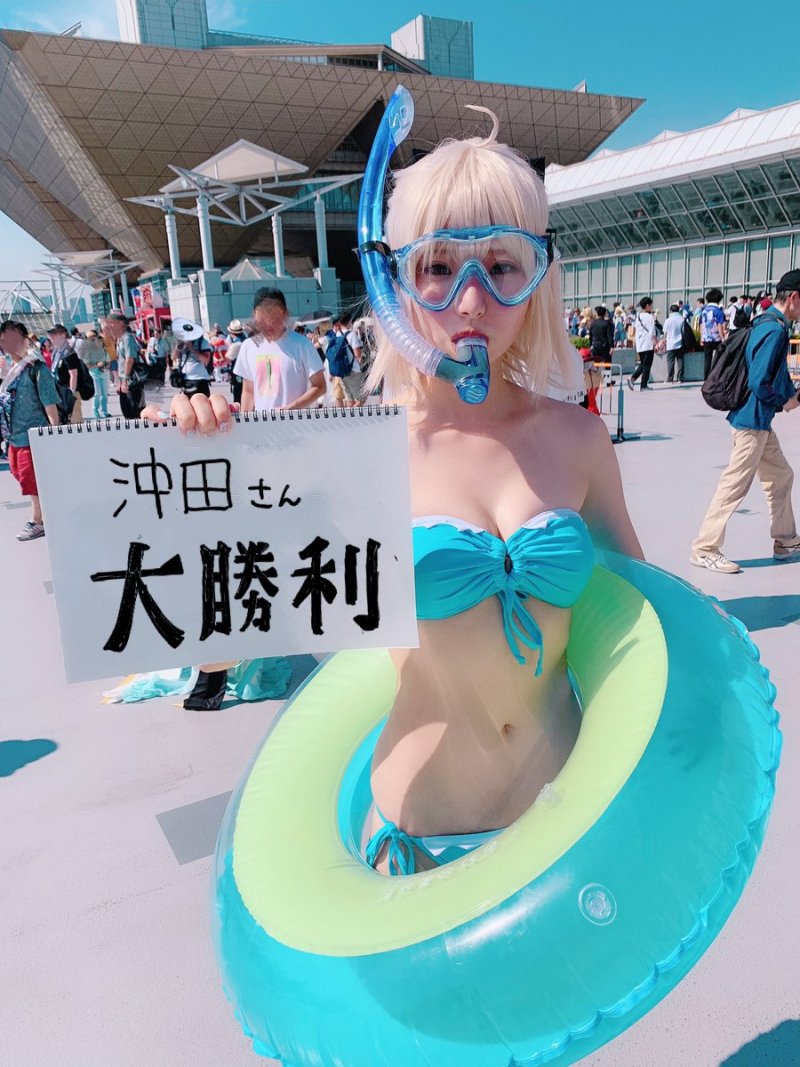 展场的娇点 气质正妹立花はる腼腆笑容让人好心动阿!