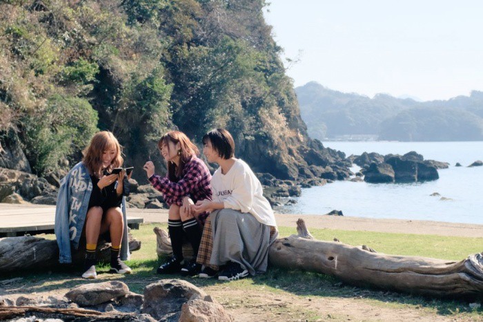 让影迷和女优谈恋爱后…这家新片商推出了G奶的她出道！