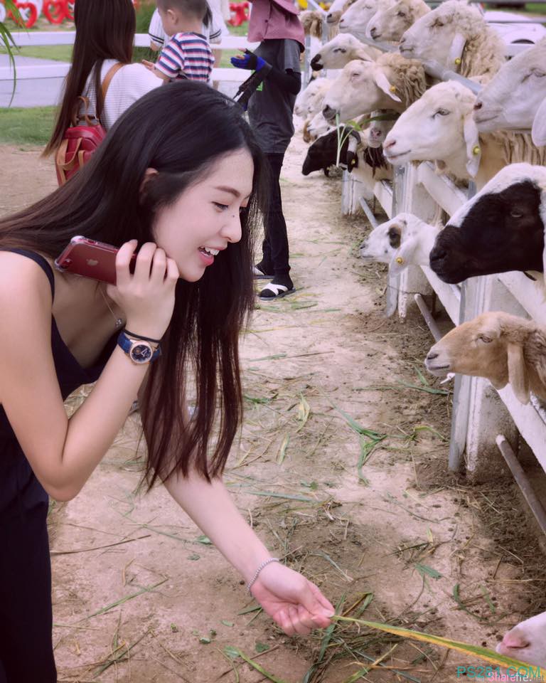 大长腿正妹Amily kuan 三点式比基尼性感撩人