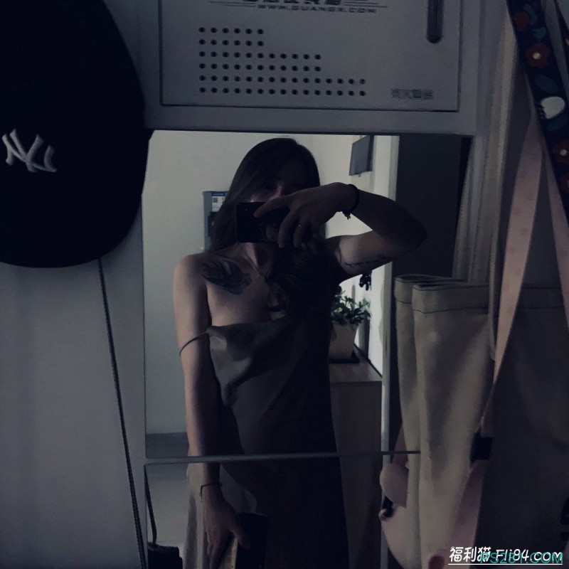 色色推特@是你的猫逛IKEA玩自摸自称暴露反差婊！