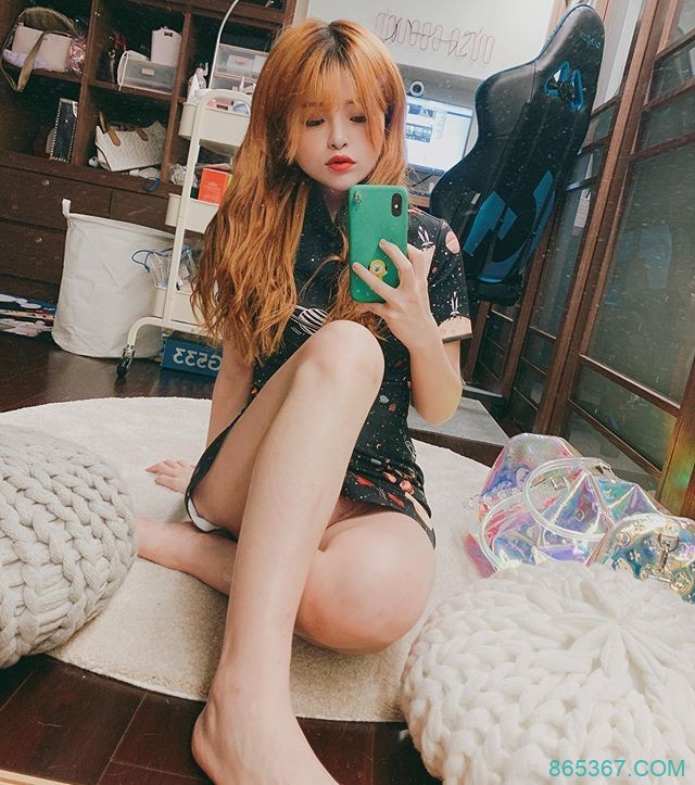 才宣布进军暗黑界！米砂旗袍这样穿网惊走光了