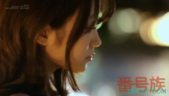 教科书级的H罩杯美乳!谁都想侵犯的美丽脸蛋!诗月まどか不当老师因为她老是湿!