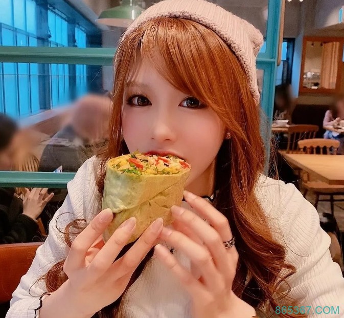 按摩店遇到的女孩 我为她写了一本书