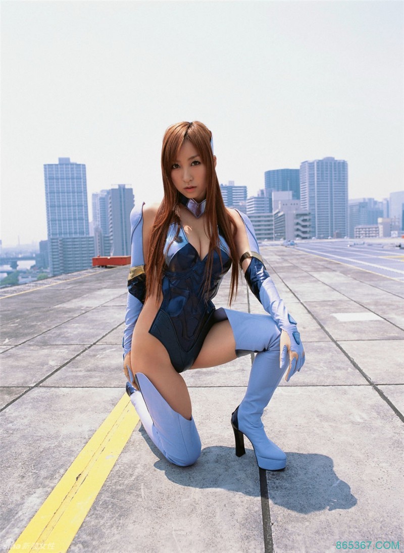 日本美模玩另类cosplay 紧身制服好诱人