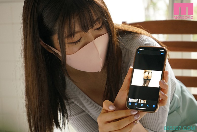 Youtuber20万订阅!超情色内衣直播主!辻さくら脱下口罩现出真面目拍片! … … …