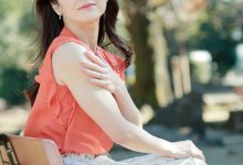 roe-055：D罩杯美淑女人妻“春谷美雨”粉红小穴出道