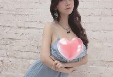 紧身裙太犯规！安希紧身裙春光藏不住「巨型双球」惹暴动