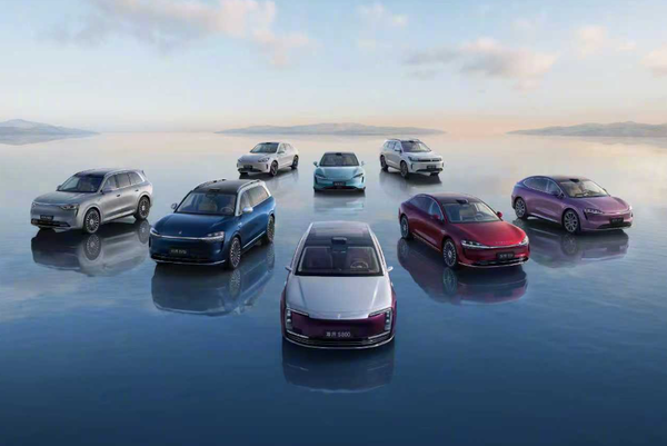 鸿蒙智行产品阵容 鸿蒙智行上周交付细节曝光:问界1.08万 尊界0.03万