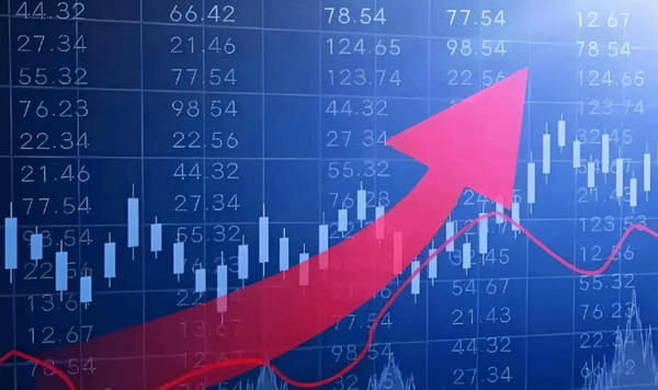 今日A股芯片板块强势领涨 科创50指数一度涨近5%