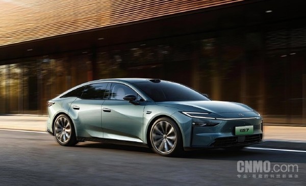 铂智7 铂智7正式上市 全系标配鸿蒙座舱5 售价16.98万元起