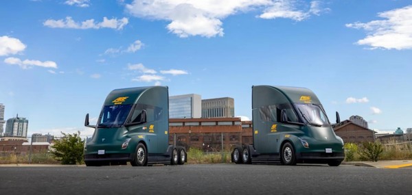 特斯拉Semi 物流企业购入两辆特斯拉Semi 试点实测能效较公布值提升9%